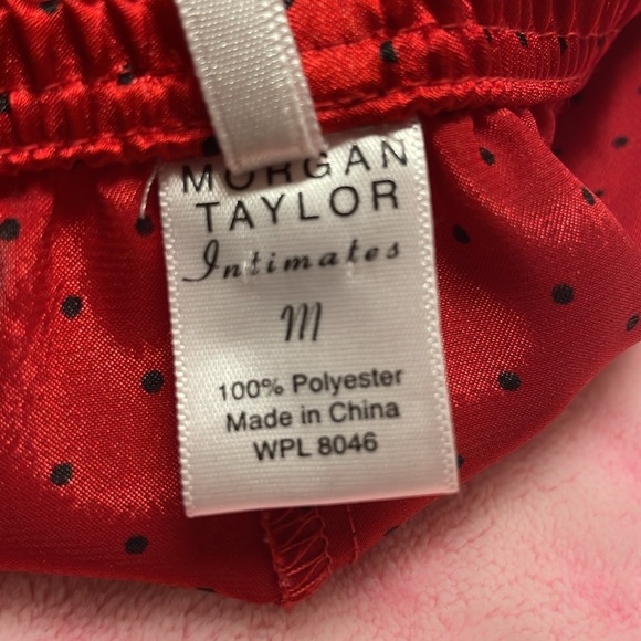 MORGAN TAYLOR - Picture 4 of 4